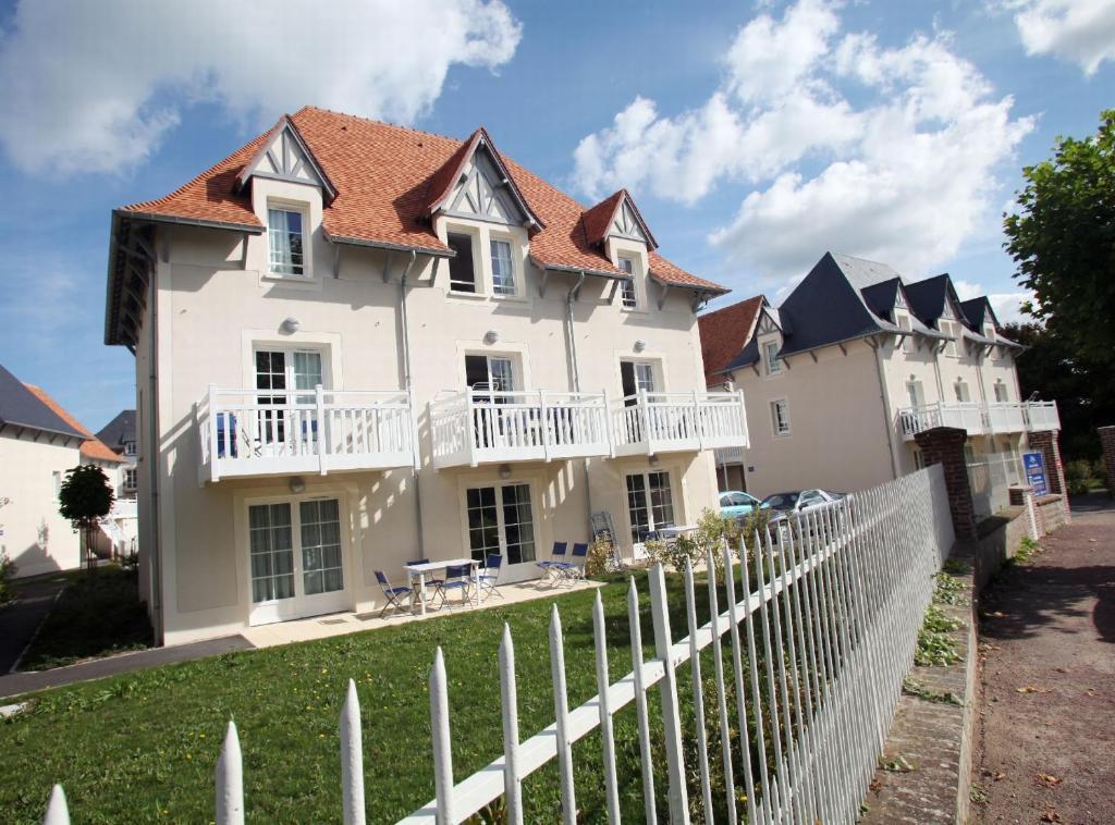 Aparthotel Odalys Le Domaine Des Dunettes 3*